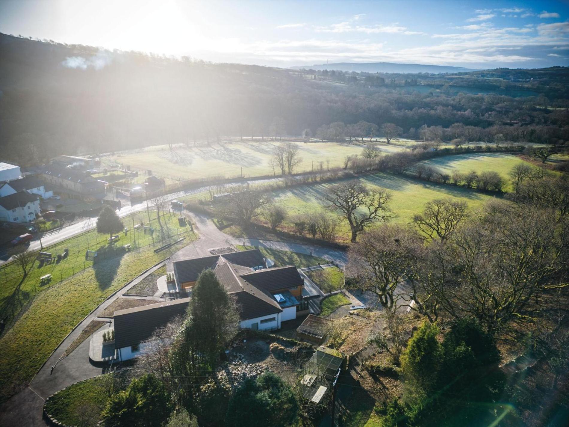Suite 2 - Sleeping Giant Hotel - Pen Y Cae Inn Brecon Exterior foto